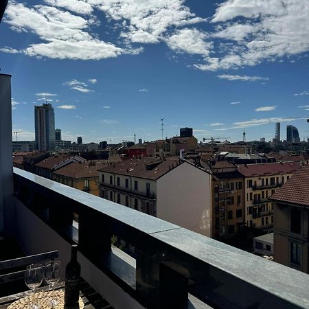 Appartamento Isola- Attico Con Balcone Milão Exterior foto