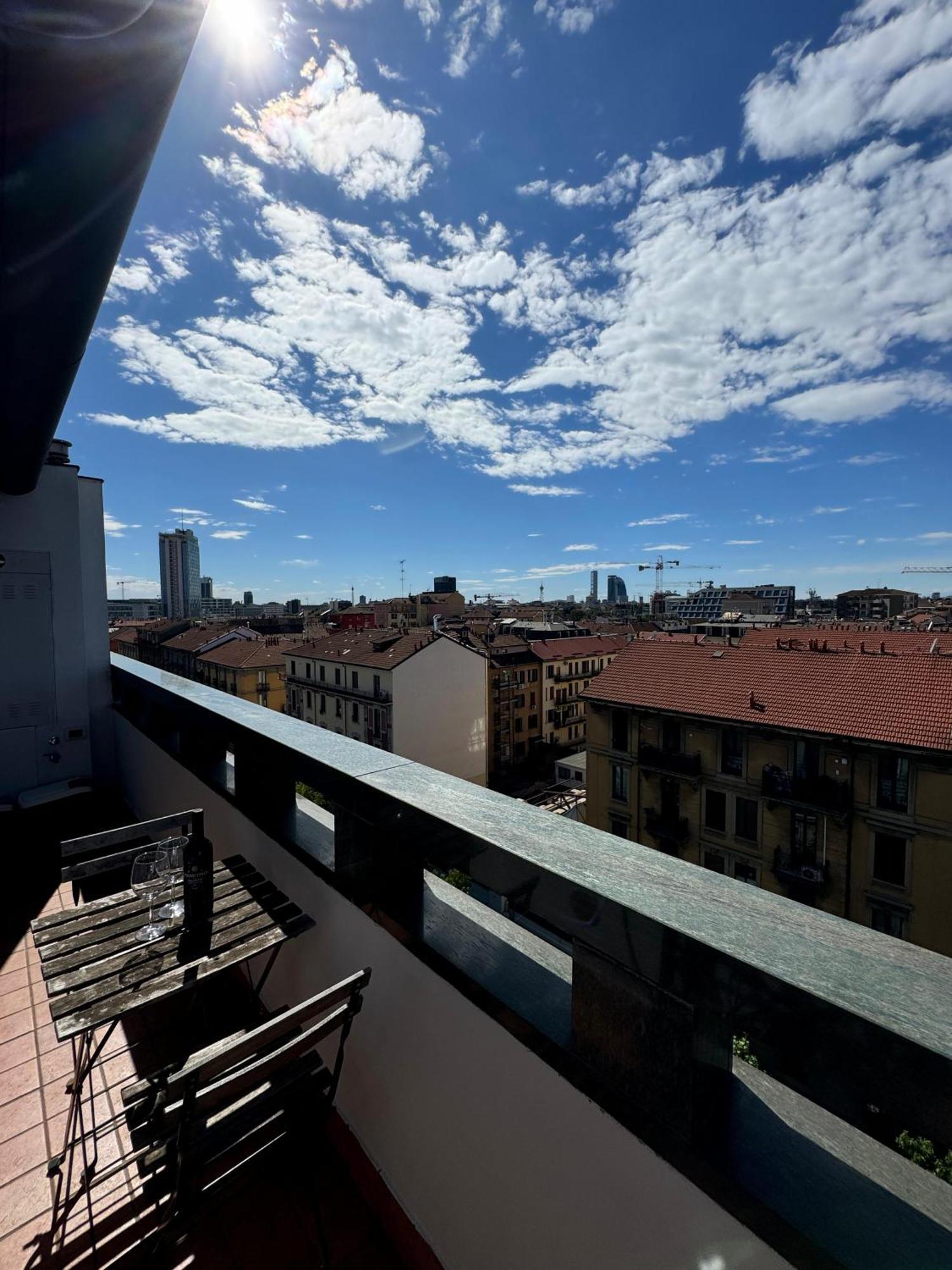 Appartamento Isola- Attico Con Balcone Milão Exterior foto